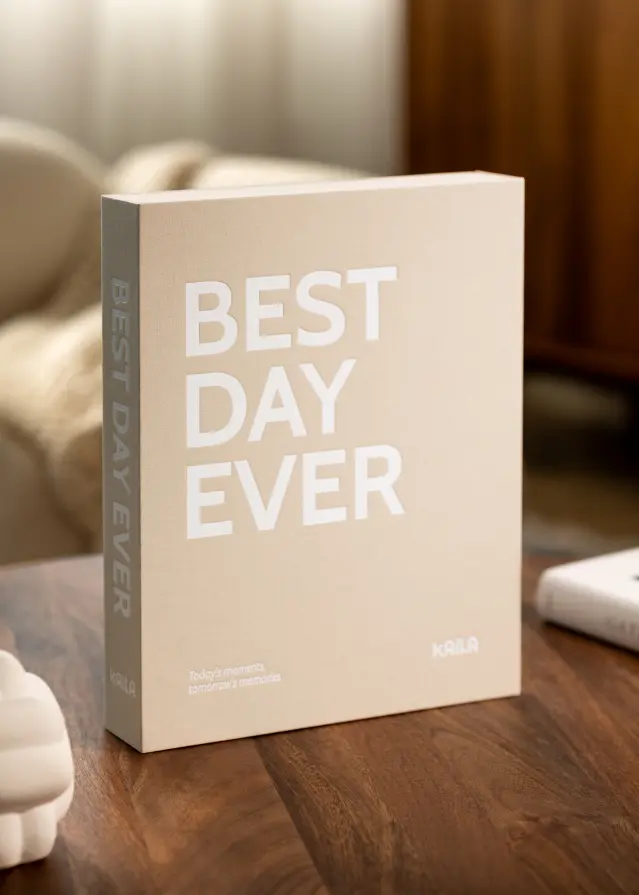 KAILA BEST DAY EVER Creme - Coffee Table Photo Album (60 Svarte Sider)