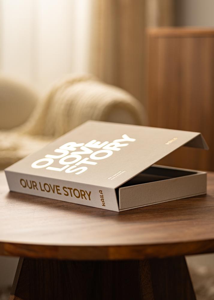 KAILA OUR LOVE STORY Creme - Coffee Table Photo Album (60 Svarte Sider)