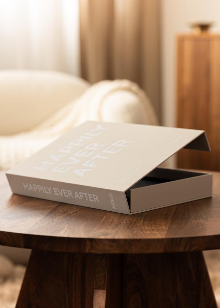 KAILA HAPPILY EVER AFTER Creme - Coffee Table Photo Album (60 Svarte Sider)