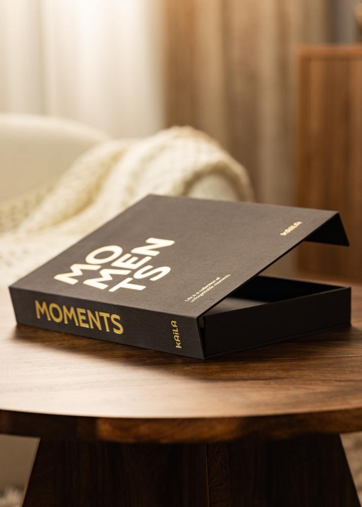 KAILA MOMENTS Black - Coffee Table Photo Album (60 Svarte Sider / 30 Ark)