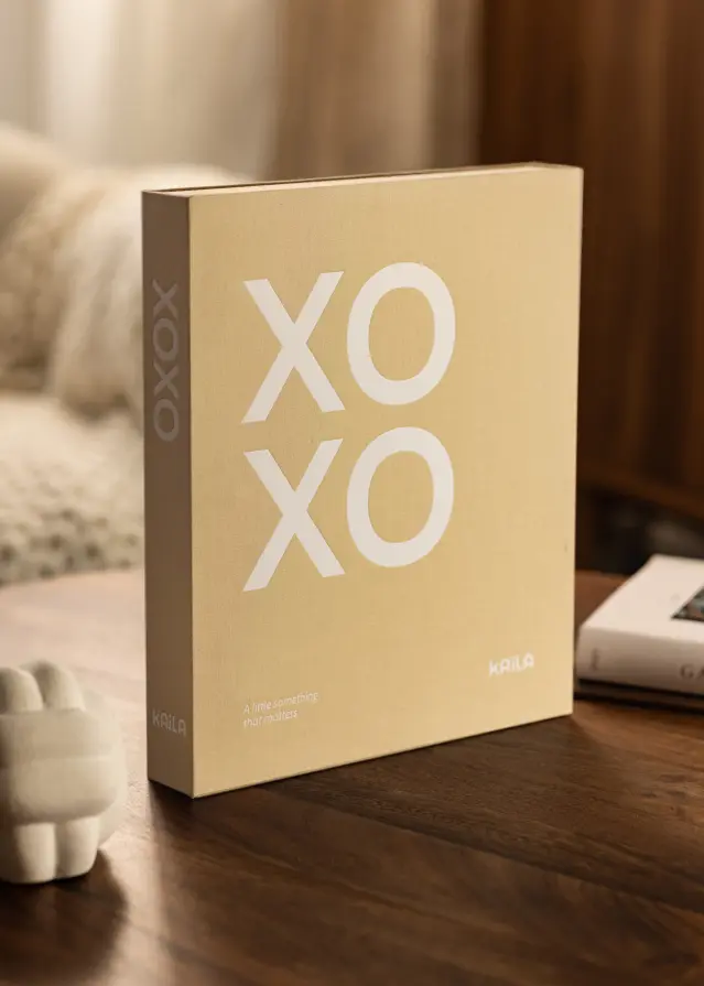 KAILA XOXO Nude - Coffee Table Photo Album (60 Svarte Sider / 30 Ark)