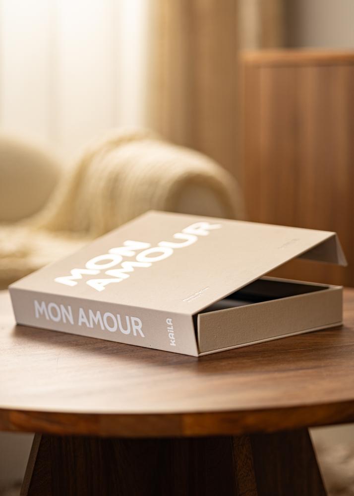 KAILA MON AMOUR - Coffee Table Photo Album (60 Svarte Sider / 30 Ark)